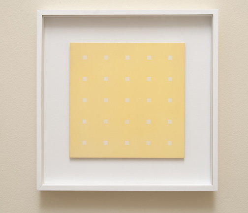 Antonio Calderara / Q 25 costellazione bianca in Q giallo  1971/72 27 x 27 cm Oil on wood