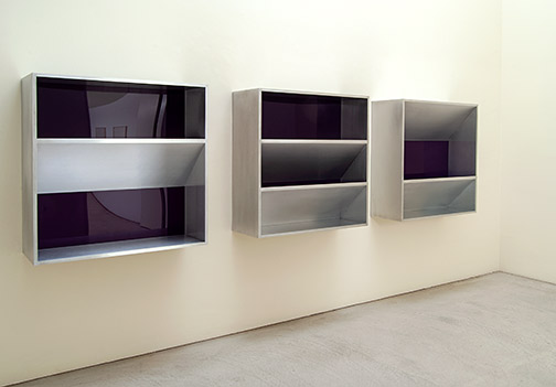 Donald Judd / Untitled (82-12)  1982  100 x 100 x 32 cm aluminium and purple plexiglass (3 parts)