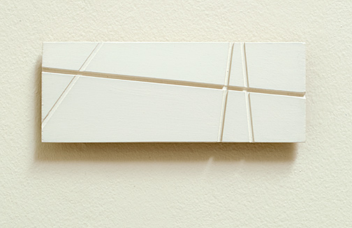 Fred Sandback / Untitled  1998  7.8 x 20.8 x 1.5 cm acrylic on wood